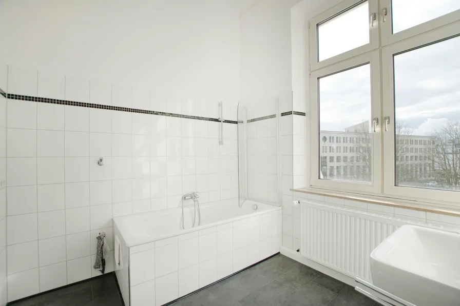 2. OG links: Badezimmer