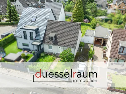 Titelbild - Grundstück kaufen in Düsseldorf - Eller: Verwirklichen Sie jetzt Ihren Traum von einem Eigenheim auf einem tollen Baugrundstück!