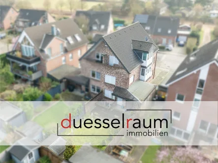 Titelbild - Haus kaufen in Meerbusch / Lank-Latum - Meerbusch: DHH mit zusätzlicher Wohn-/Gewerbeeinheit im UG (separat vermietbar) in ruhiger Lage!