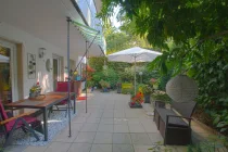 Terrasse (Zugang Küche & Wohn-/Essbereich)