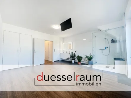 Titelbild - Wohnung mieten in Düsseldorf - Altstadt: Zentraler geht es kaum! Einzigartige Maisonette-Wohnung mit Einbauküche und zwei Balkonen!