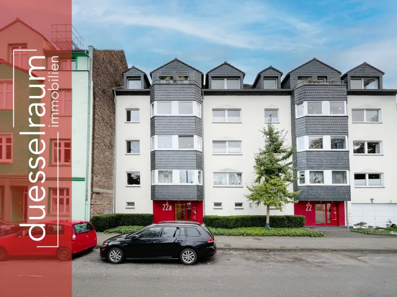 Titelbild - Wohnung kaufen in Düsseldorf / Gerresheim - Gerresheim: Ausblick ins Grüne! 3-Zimmer Dachgeschosswohnung mit zwei Balkonen in ruhiger Lage