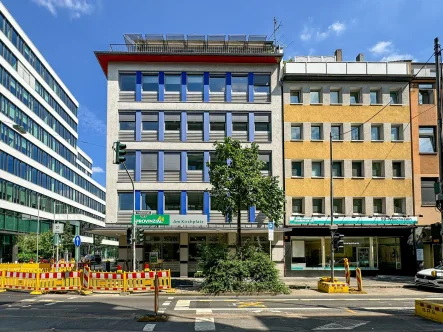 Frontansicht - Büro/Praxis mieten in Düsseldorf - Friedrichstadt: Büro-/Praxisfläche auf ca. 225 m² in hervorragender Lage!