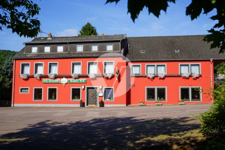 Vorderansicht (2) - Haus kaufen in Taben-Rodt - Landgasthof mit Tradition und gutem Kundenstamm - Solider Gebäudekomplex Nähe Saarburg / Mettlach -