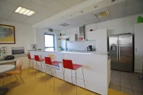 Cafeteria mit offener Küche