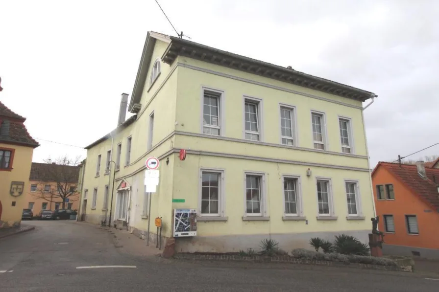 Außenansicht - Haus kaufen in Offstein - Ehemaliges Hotel in zentraler Lage in Offstein - WS 4068