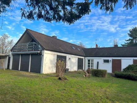 Außenansicht - Haus kaufen in Frankenthal - Riesiges Grundstück in Top-Wohnlage (Feldrand) mit älterem Wohnhaus - WS 4140