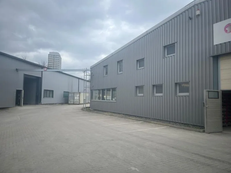 Außenansicht - Halle/Lager/Produktion mieten in Ludwigshafen - Hallengebäude in verkehrsgünstiger Lage zur Miete, teilbar - HR 4159