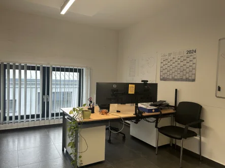 Büro 1. OG - Büro/Praxis mieten in Frankenthal - Hallen und Büroflächen BR 4186