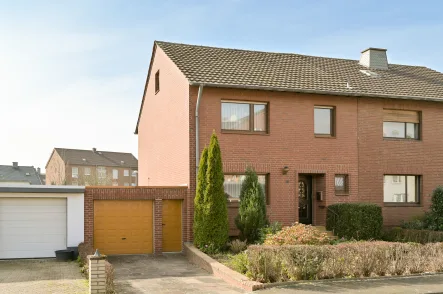Front   - Haus kaufen in Bergheim - Bergheim-Kenten: Interessantes Doppelhaus in ruhiger Wohnlage