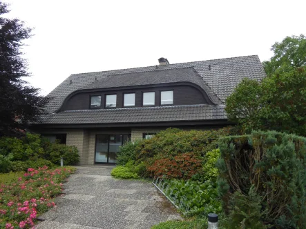 Titelbild - Haus kaufen in Rietberg - Besonderes Zweifamilienhaus  mit viel Platz in Rietberg