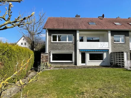 Ansicht - Haus kaufen in Bielefeld - Großes Reihenendhaus in begehrter Lage von Bielefeld-Gellershagen