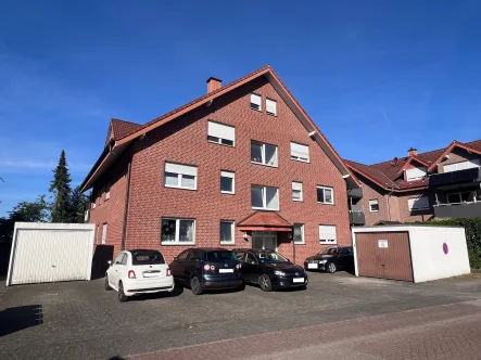 Ansicht - Haus kaufen in Schloß Holte-Stukenbrock - Sicher und solide - Rentable Investiton in Schloß Holte-Stukenbrock