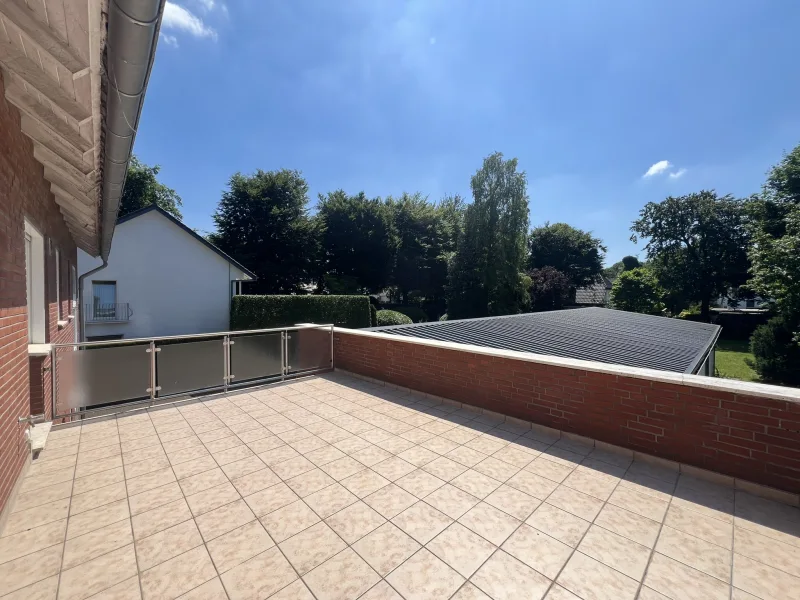 Titelbild - Wohnung mieten in Gütersloh - Wohnen am Stadtpark in Gütersloh - Sanierte 3-Zimmer Wohnung mit großer Dachterrasse