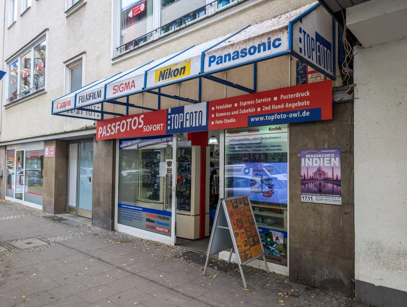 Straßenansicht - Laden/Einzelhandel mieten in Bielefeld - Flexible Ladenfläche nahe Jahnplatz im Zentrum von Bielefeld