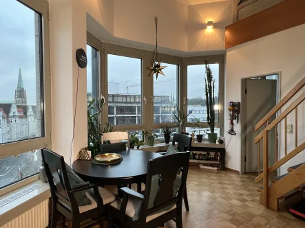 Essbereich - Wohnung mieten in Bielefeld - Zentrale Maisonette-Wohnung mit Blick über die Dächer von Bielefeld