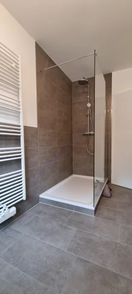 Große Dusche