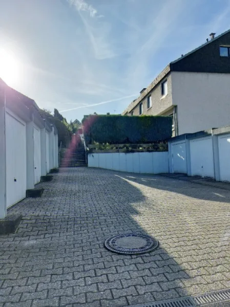 Blick auf den Garagenhof