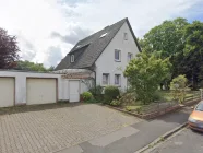 Haus mit 3 Garagen