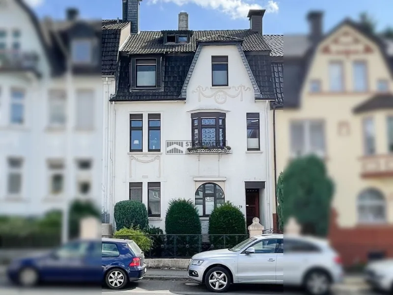 Ansicht - Haus kaufen in Iserlohn - Stadthaus mit vielen Möglichkeiten und besonderer Atmosphäre  auch für Mehrgenerationen!