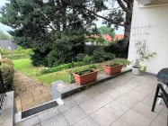 Terrasse mit Zugang zum Garten