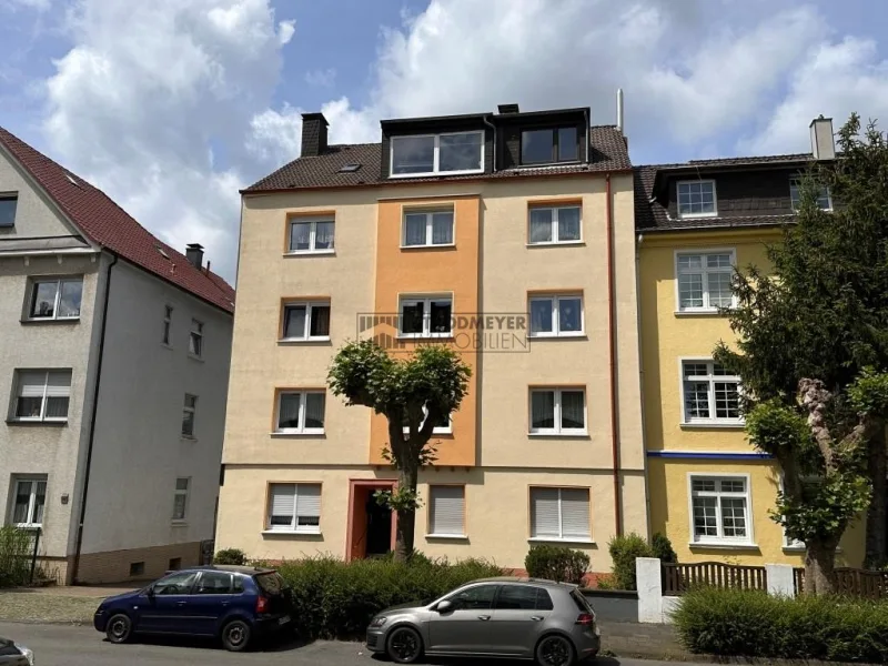 Hausansicht - Wohnung kaufen in Hagen - Helle 3,5-Zimmer Wohnung in äußerst gepflegtem Haus mit Kamin und PKW-Stellplatz