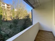 mit Zugang zum Balkon