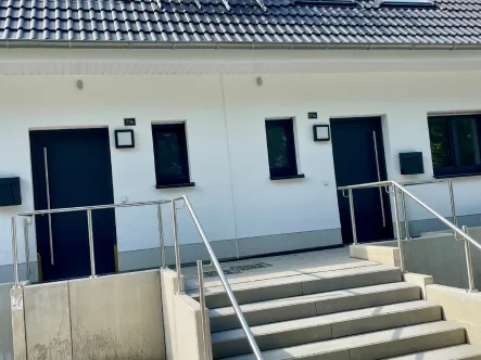 Frontansicht - Haus mieten in Hamm - Nur noch 2 von 6 Häusern frei - Bezug kurzfristig möglich - großzügiger Neubau mit Wärmepumpe u.v.m.
