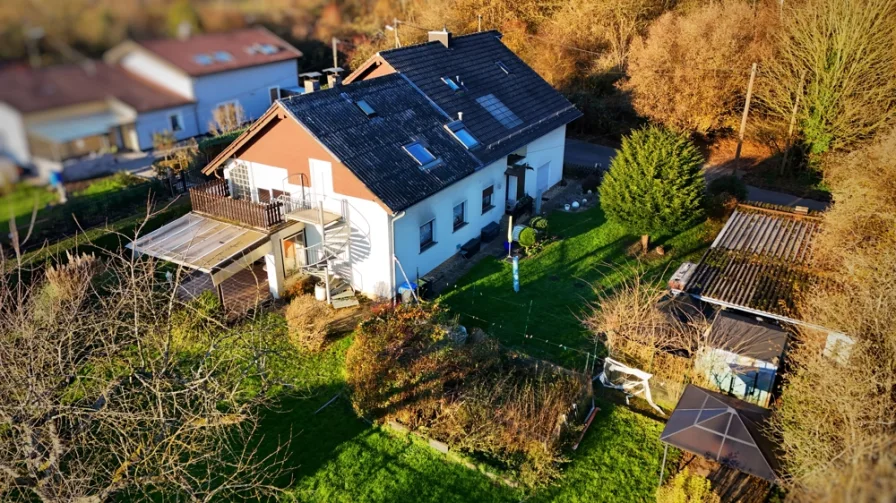 Ansicht - Haus kaufen in Saarbrücken / Burbach - Alle unter einem Dach!Mehrgenerationenhaus mit großem Garten