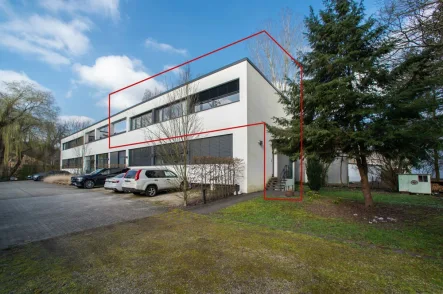 Eingangsbereich und Wohnung - Wohnung kaufen in Saarbrücken - Exklusives Stadtleben: Schöne Wohnung mit Panorama-Dachterrasse
