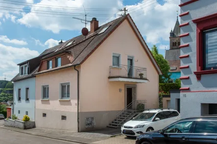 Vorderansicht   - Haus kaufen in Quierschied / Fischbach - Charmante Doppelhaushälfte - IHR Einfamilienhaus in Fischbach