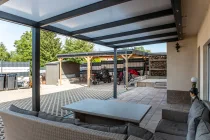 Terrasse mit Carport