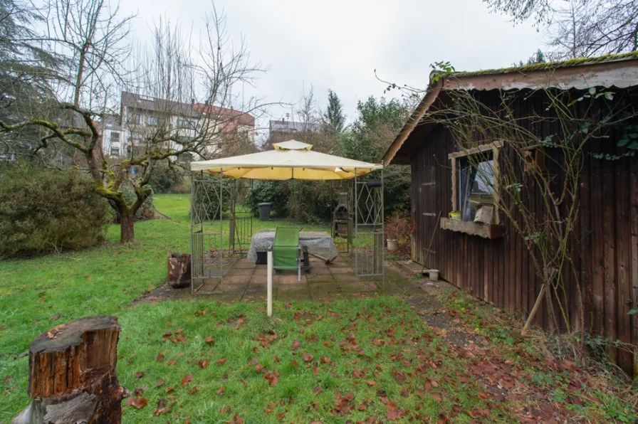 Gartenhaus mit Terrasse 