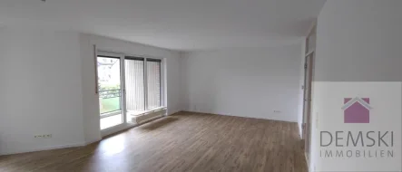 Wohnzimmer - Wohnung mieten in Hilden - 5758: Charmante 2-Zimmer-Wohnung mit Erker und Balkon!