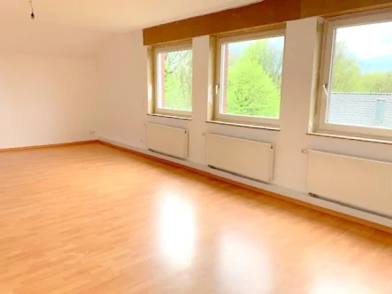  - Wohnung mieten in Mettingen - Provisionsfrei! Renovierte 4-Zimmer Wohnung mit Loggia in Mettingen zu vermieten