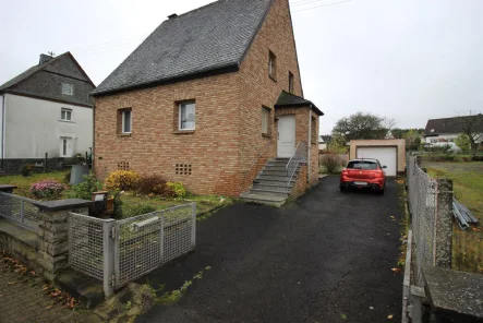 Bild1 - Haus kaufen in Herborn - Freistehendes verklinkertes Haus in Herborn