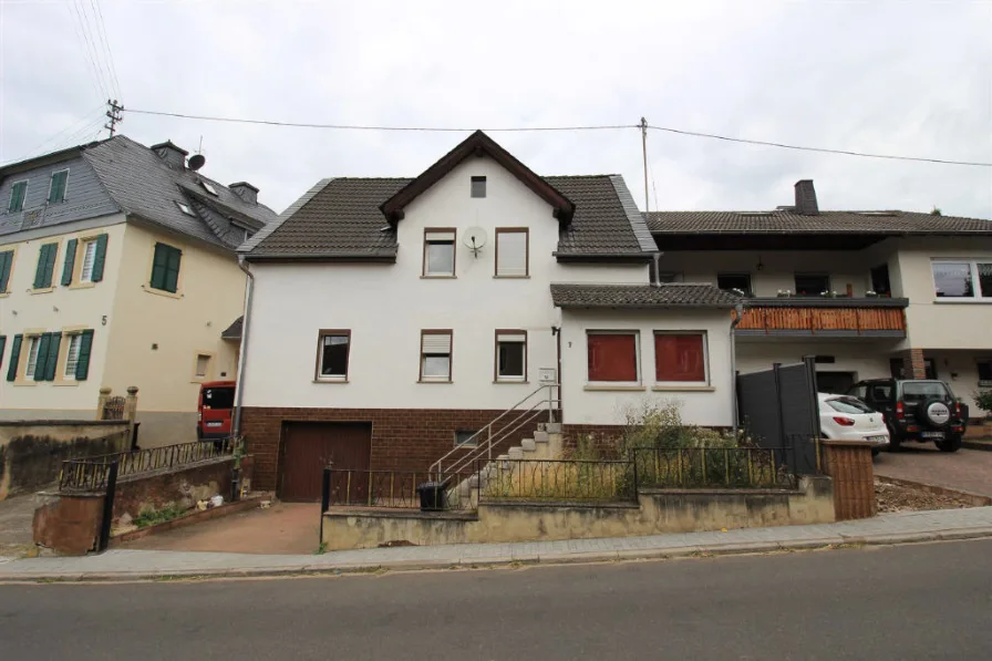 Bild1 - Haus kaufen in Schmidthachenbach - Schönes Einfamilienhaus mit Garage in Schmidthachenbach !!!