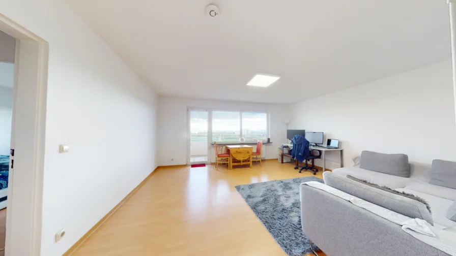 Titelbild Wohnzimmer - Wohnung kaufen in Mainz - Vermietete und top gepflegte 3 Zimmer Eigentumswohnung mit Balkon zum Kauf in der Mainzer Oberstadt