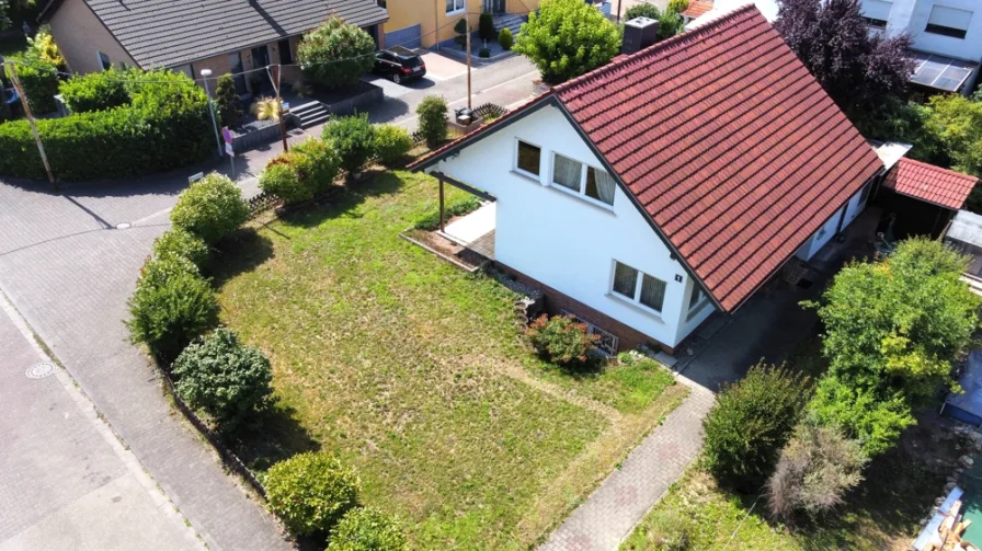 Aussenansicht Bild 1 - Haus kaufen in Heidesheim - Top gepflegtes Einfamilienhaus mit großem Garten zum Kauf in ruhiger Lage von Heidesheim