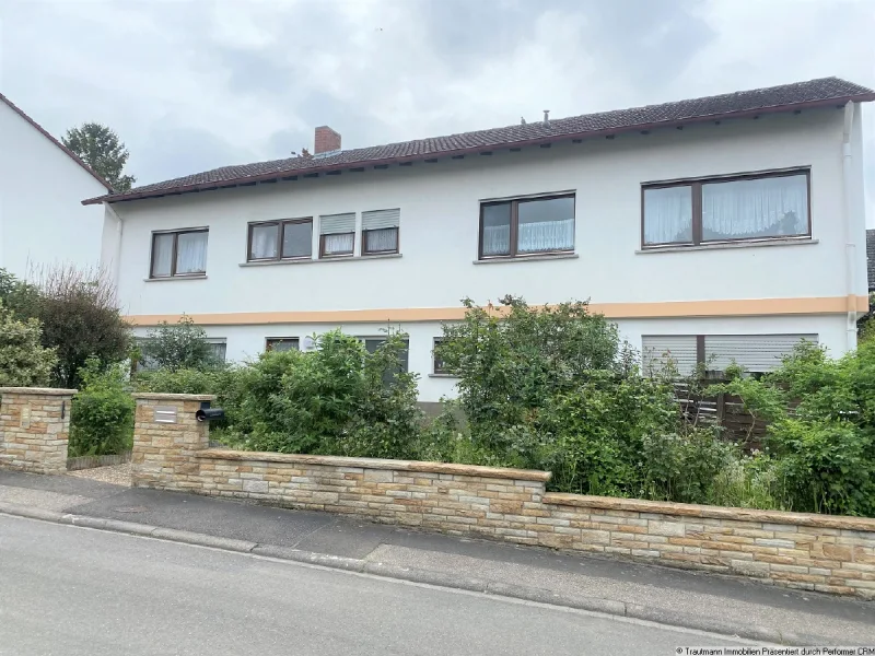 Ansicht - Haus kaufen in Schwabenheim - EINFAMILIENHAUS MIT EINLIEGERWOHNUNG IN RUHIGER WOHNLAGE !