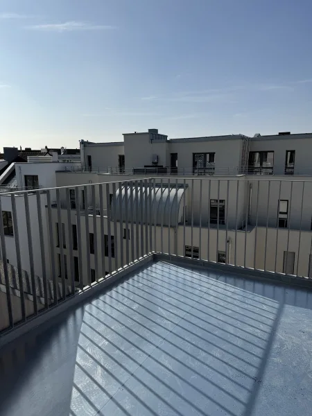 Sonnenbalkon - Wohnung mieten in Bonn - Willkommen in Bonn! Dachgeschossglück im denkmalgeschützten Altbau...