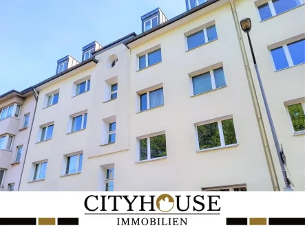 Vorderaufnahme Haus - Wohnung kaufen in Köln / Sülz - CITYHOUSE: Schöne, helle Stadtwohnung in begehrter Lage im Kölner Süden mit Loggia und Keller