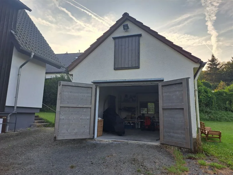 2024013 offfene Garage 