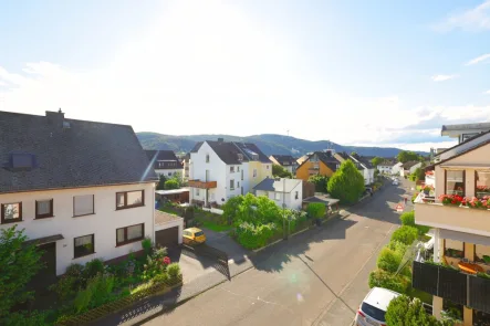 Blick vom Balkon  - Wohnung kaufen in Lahnstein - Großzügige 3 Zimmer Wohnung mit großem Balkon und Stellplatz in beliebter Lage von Oberlahnstein