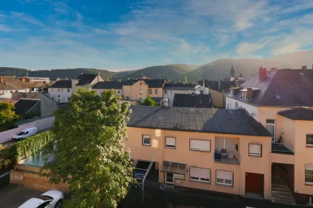 Ausblick Balkon - Wohnung kaufen in Lahnstein - Charmante 4-ZKB-Altbauwohnung in zentraler Lage von Oberlahnstein