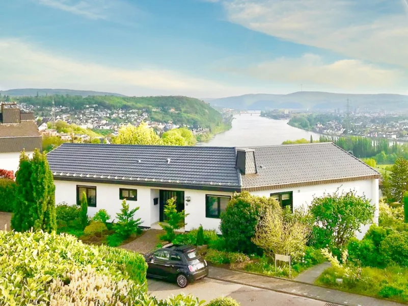 Hausansicht  - Haus mieten in Vallendar - Wohnen und Arbeiten unter einem Dach! Großzüges Haus mit Panoramablick in Höhenlage von Vallendar