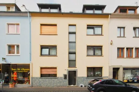 Hausansicht - Wohnung kaufen in Lahnstein - Großzügige Stadtwohnung mit toller Sonnenterrasse in Südwestausrichtung in Oberlahnstein