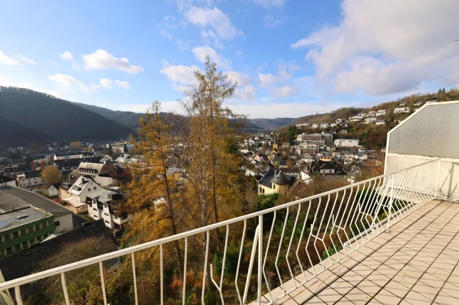 Balkon EG  - Haus kaufen in Bad Ems - Flexibel nutzbares Einfamilienhaus in ruhiger Blicklage über Bad Ems