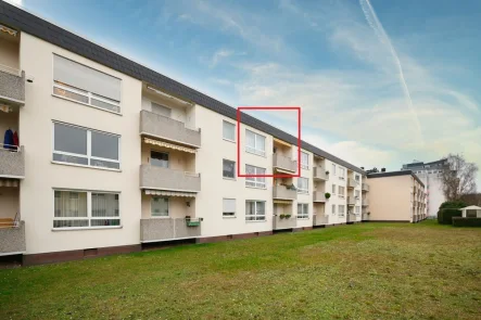 Rückansicht Haus  - Wohnung mieten in Koblenz - Geräumige 3-ZKB-Wohnung mit Balkon und TG-Stellplatz in guter, zentraler Lage in Koblenz-Karthause