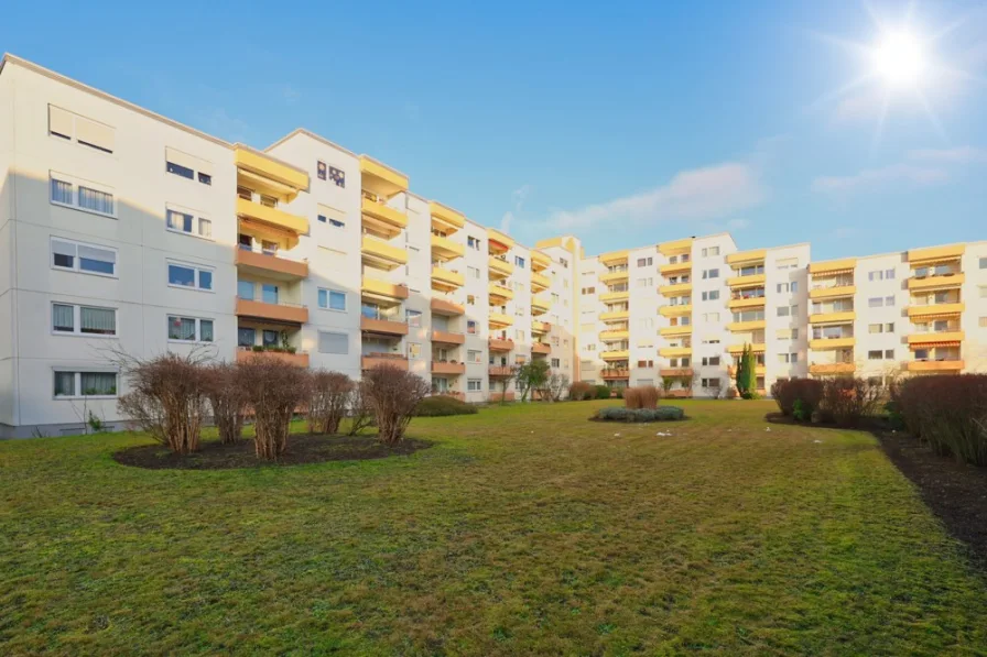 Rückansicht - Wohnung kaufen in Koblenz - Großzügige 4-ZKB Wohnung mit Balkon und TG-Stellplatz in guter Lage - Koblenz-Karthause